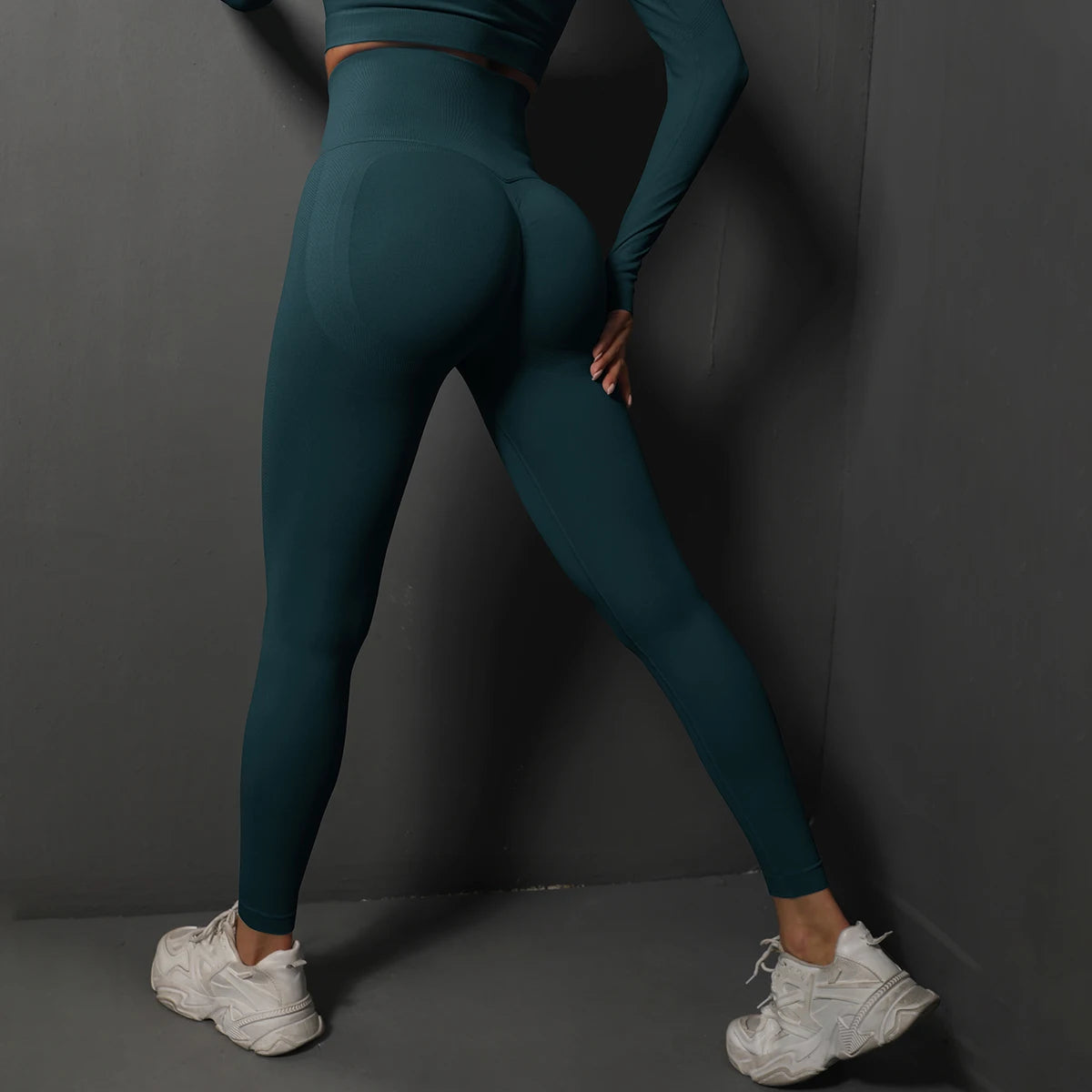 SculptFlex Seamless Leggings – High-Waist Booty Lift Fit  Sculpt your curves. Move with power. Perform in style.