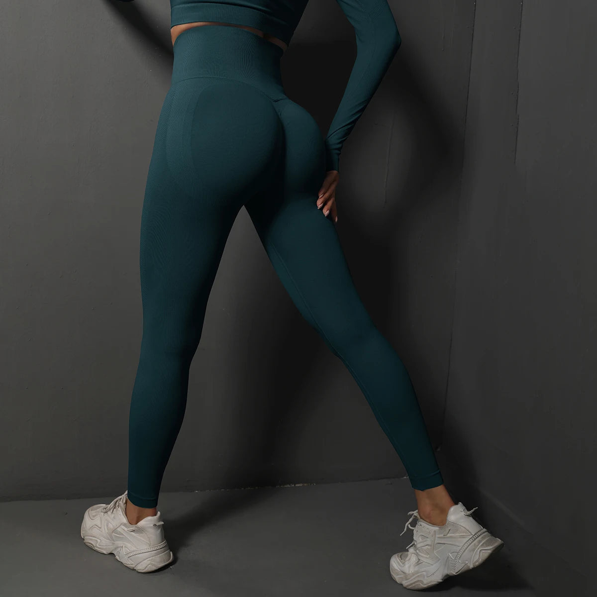 SculptFlex Seamless Leggings – High-Waist Booty Lift Fit  Sculpt your curves. Train with confidence. Perform in style.