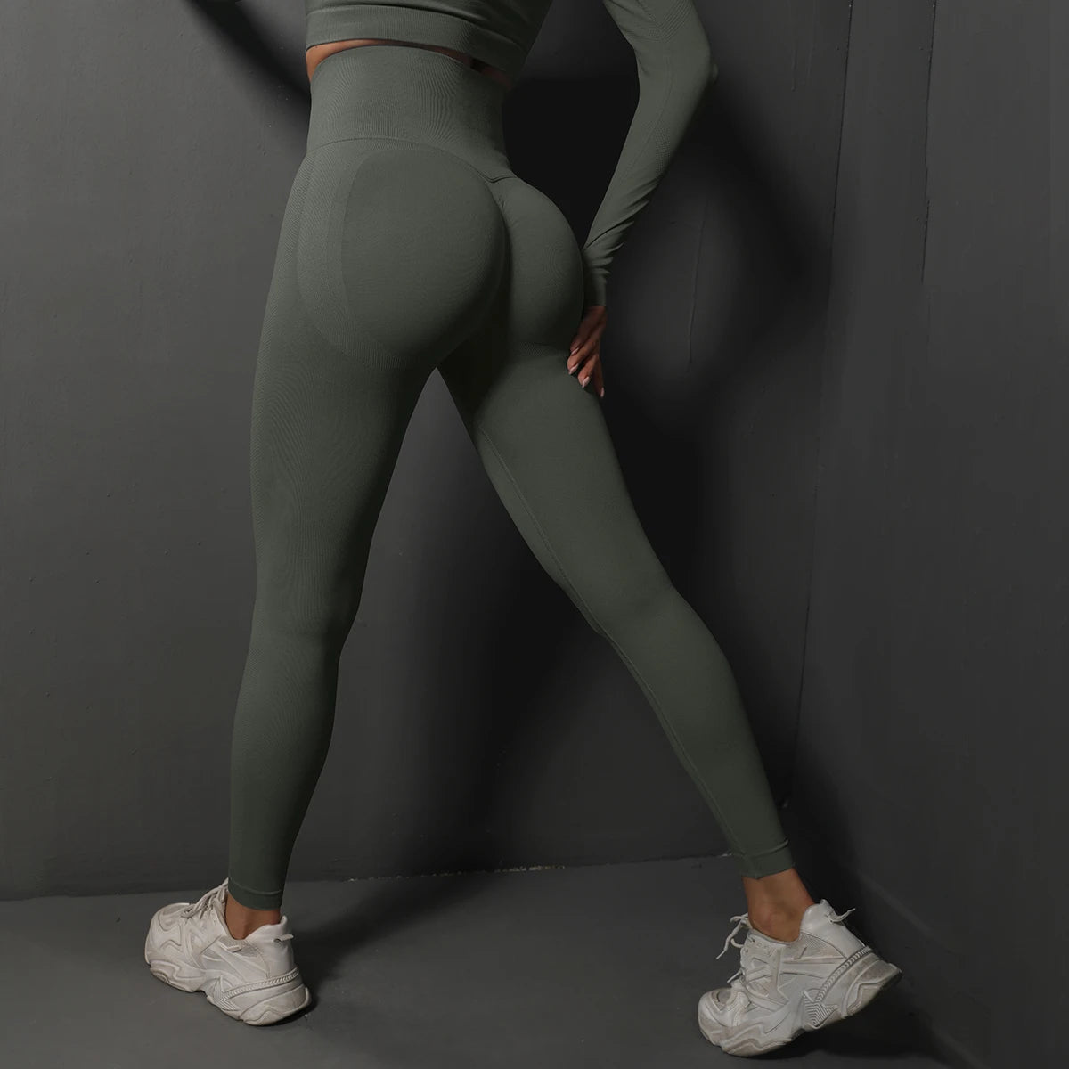 SculptFlex Seamless Leggings – High-Waist Booty Lift Fit  Sculpt your curves. Train with confidence. Perform in style.