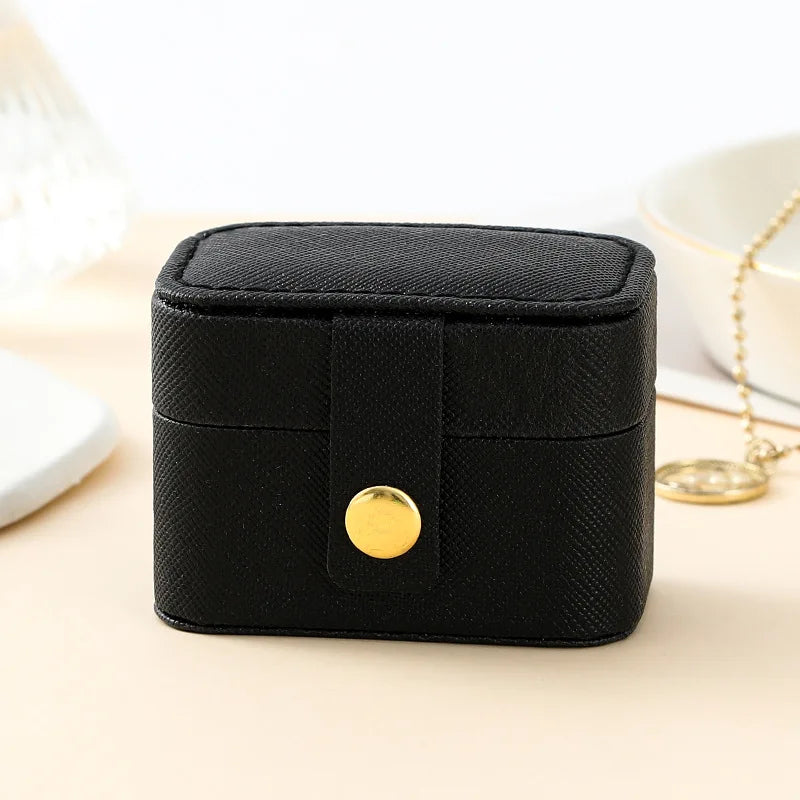 Mini Luxe Jewelry Case – Portable Travel Organizer  Small size. Smart storage. Travel in style.