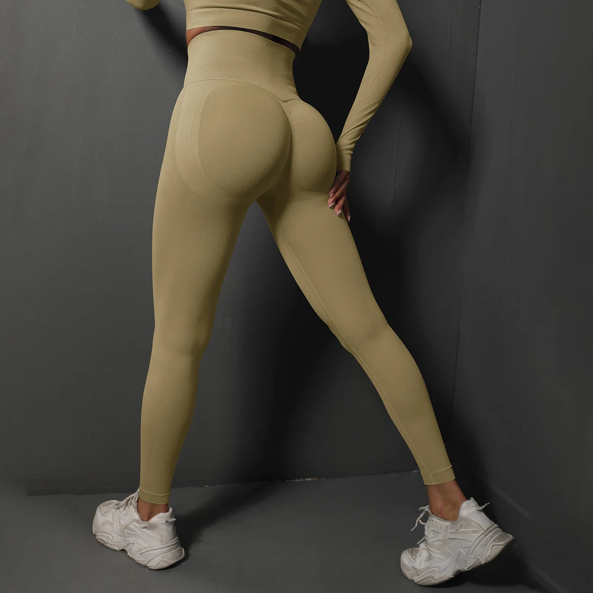 SculptFlex Seamless Leggings – High-Waist Booty Lift Fit  Sculpt your curves. Train with confidence. Perform in style.