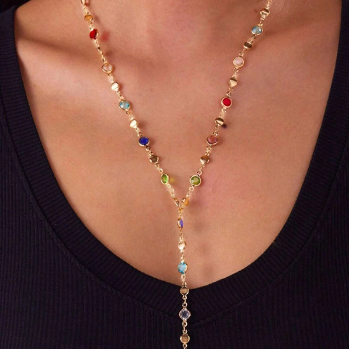 GeoMuse Necklace – Trendy Geometric Pendant  Modern shape. Minimal style. Effortless statement.