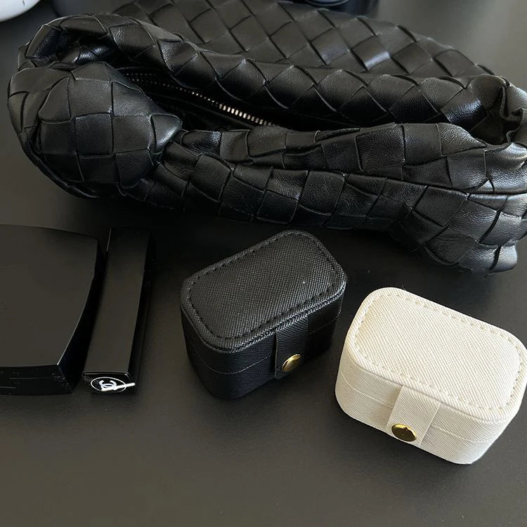 Mini Luxe Jewelry Case – Portable Travel Organizer  Small size. Smart storage. Travel in style.