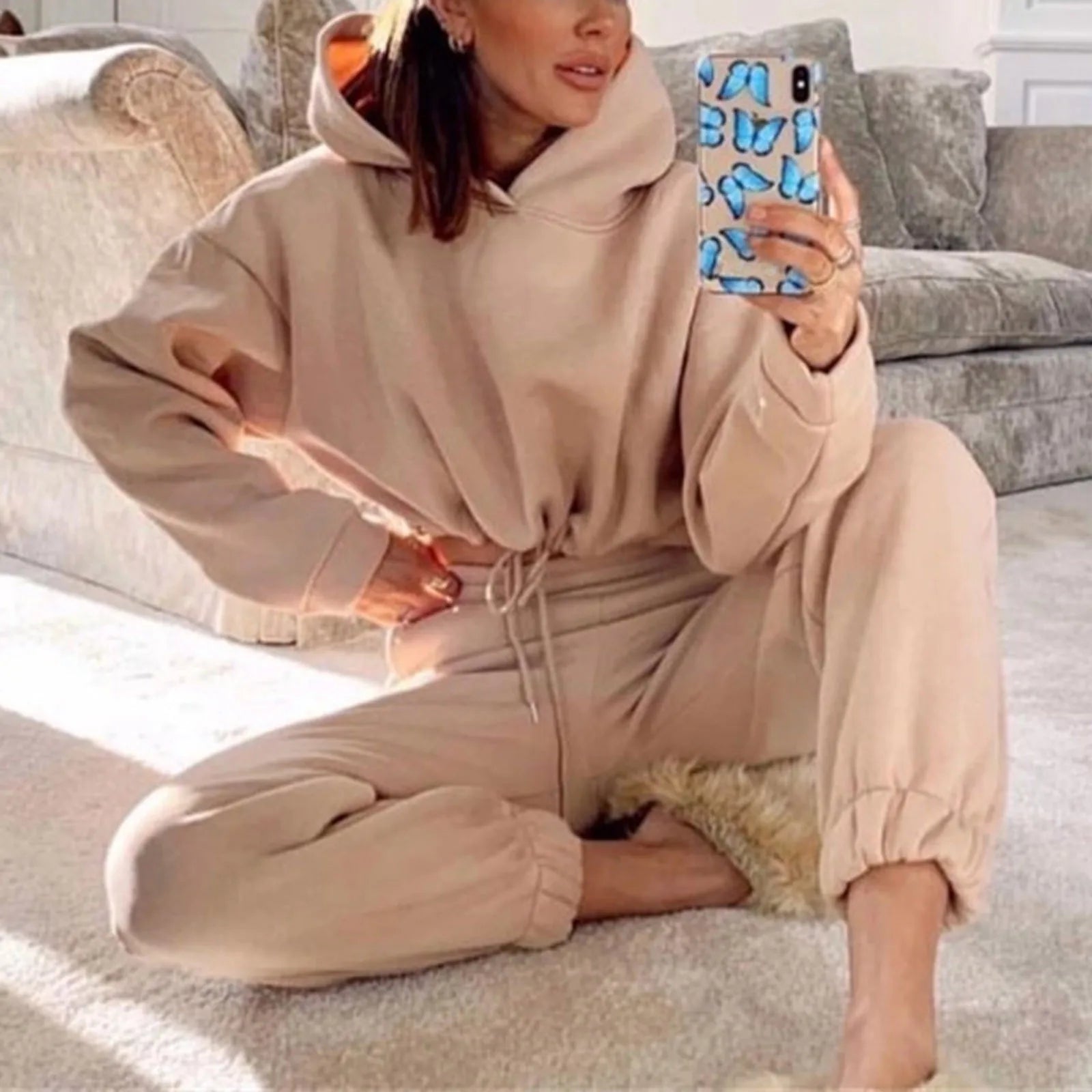 Cozy Core Tracksuit Set – Oversized Hoodie & Sweatpants  Warm, relaxed, and effortlessly stylish.