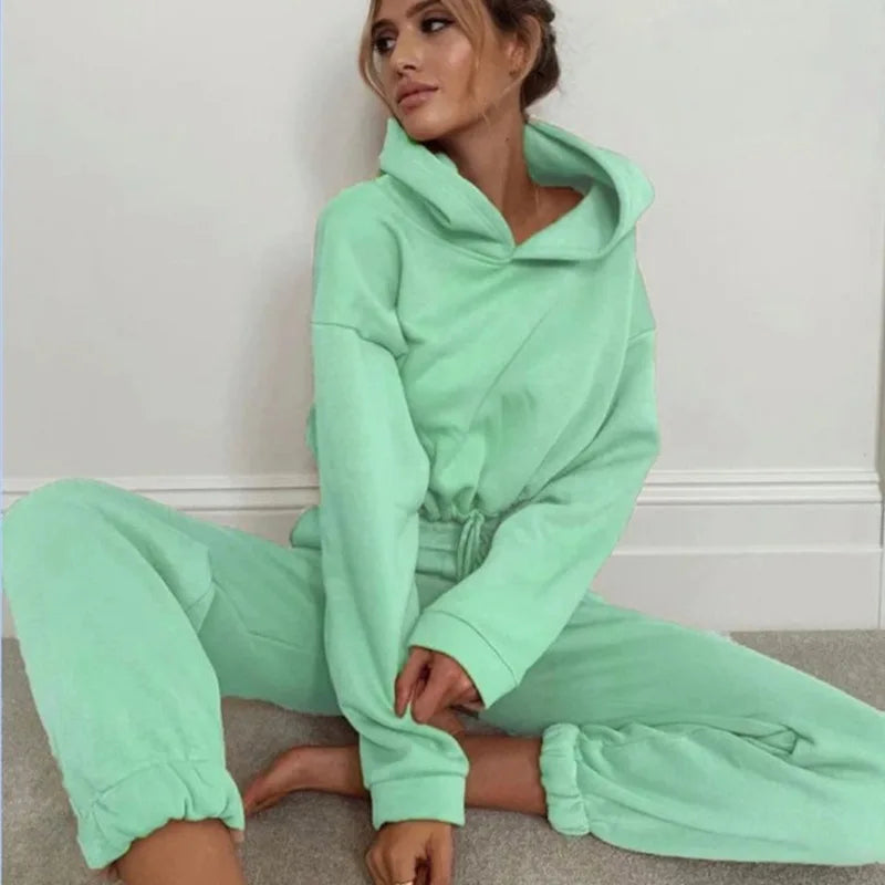 Cozy Core Tracksuit Set – Oversized Hoodie & Sweatpants  Warm, relaxed, and effortlessly stylish.