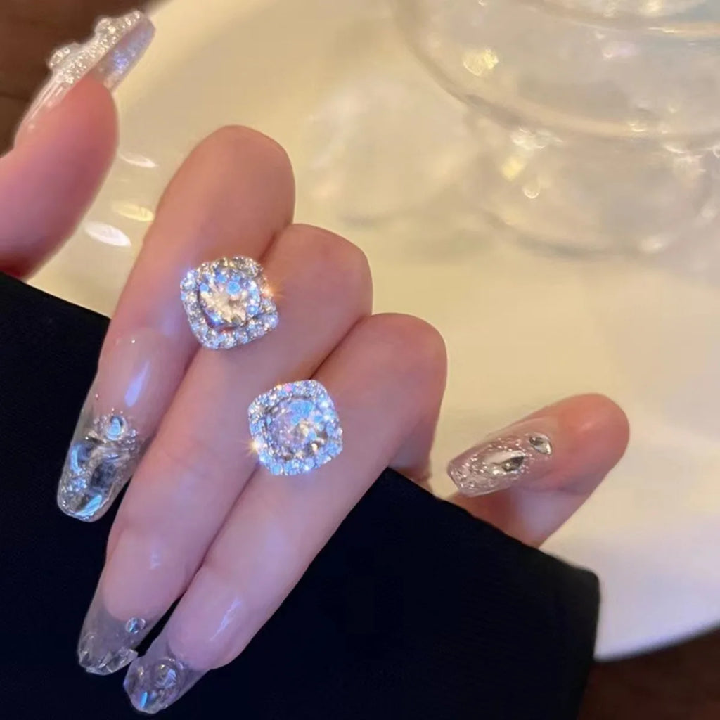 Crystal Glow Earrings – Square Rhinestone Statement  Brilliant shine. Bold shape. Effortless luxury.