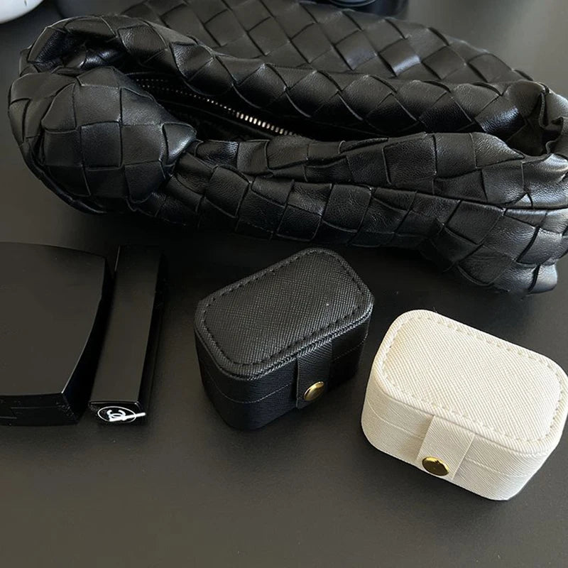 Mini Luxe Jewelry Case – Portable Travel Organizer  Small size. Smart storage. Travel in style.