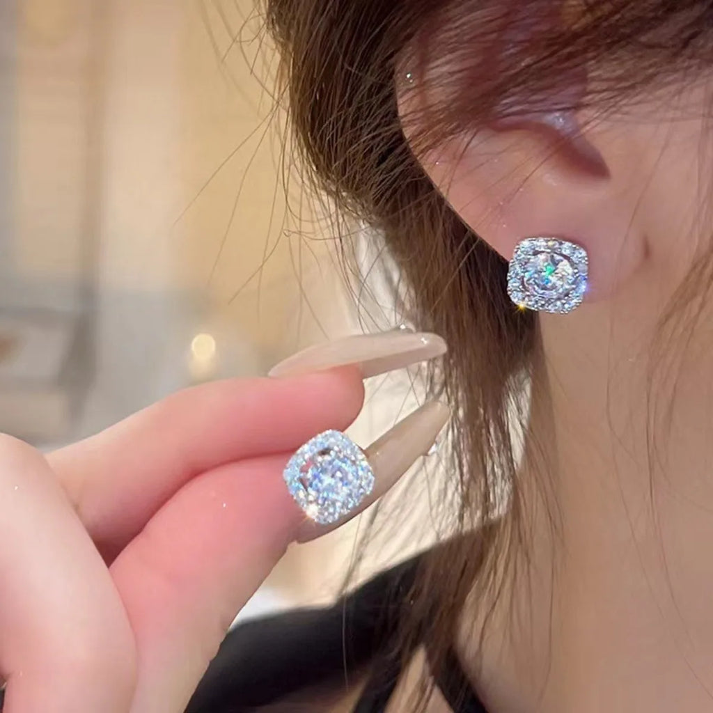 Crystal Glow Earrings – Square Rhinestone Statement  Brilliant shine. Bold shape. Effortless luxury.