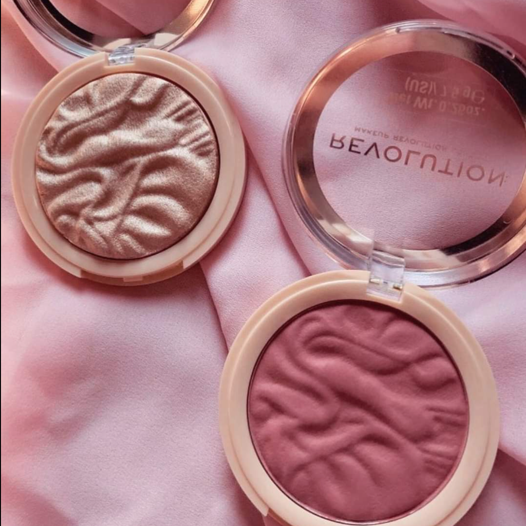 Vivid Baked Highlighter - Rose Gold lights