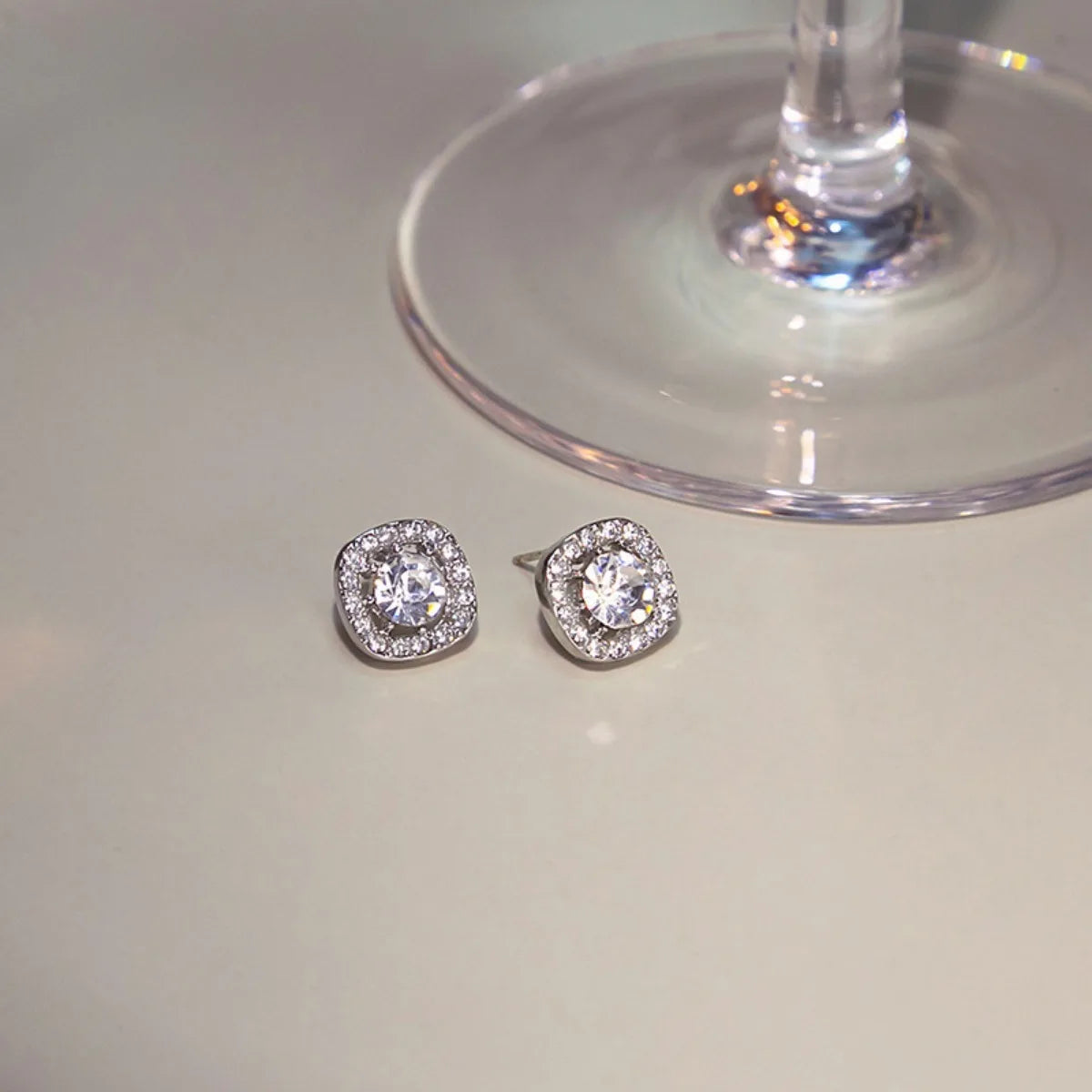 Crystal Glow Earrings – Square Rhinestone Statement  Brilliant shine. Bold shape. Effortless luxury.