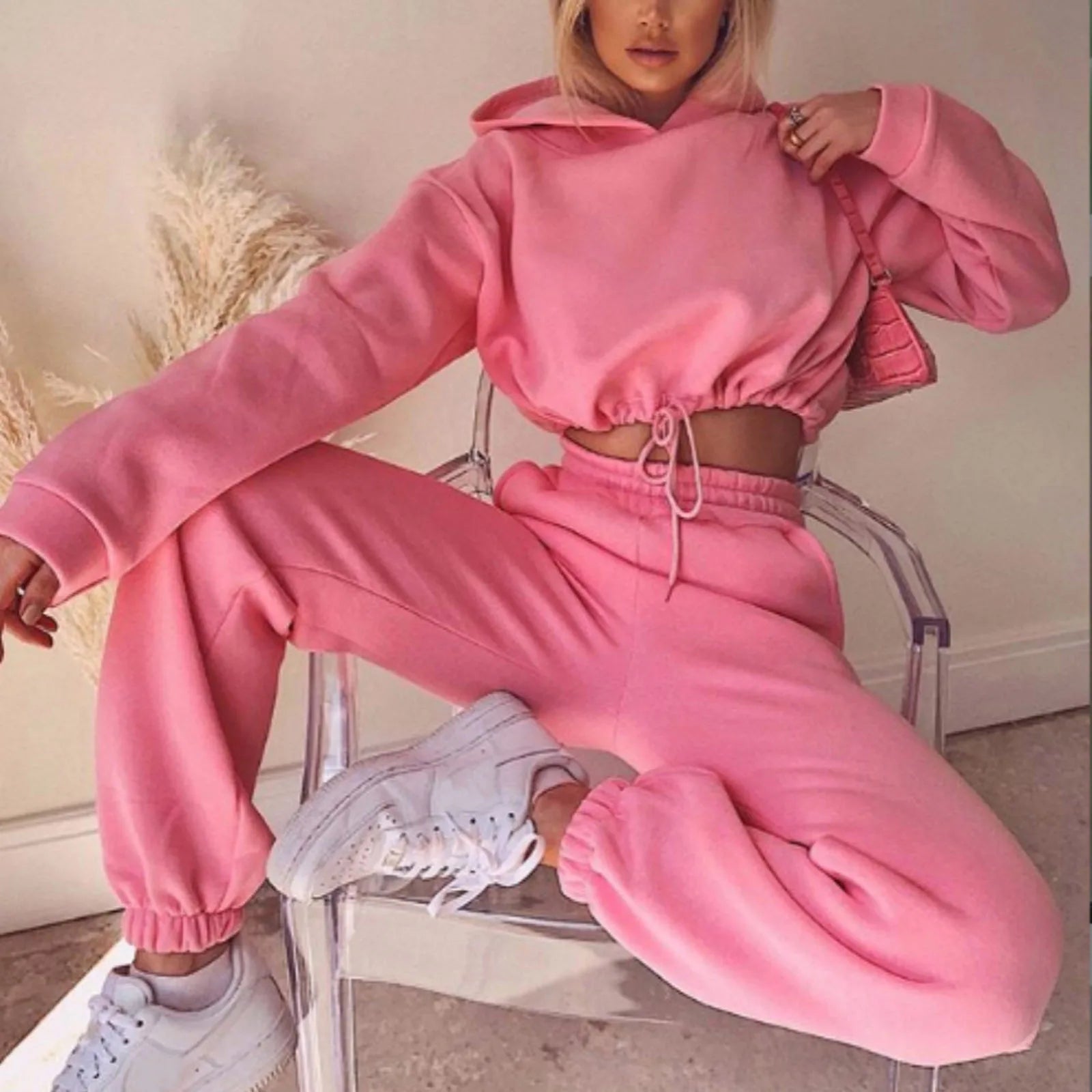 Cozy Core Tracksuit Set – Oversized Hoodie & Sweatpants  Warm, relaxed, and effortlessly stylish.